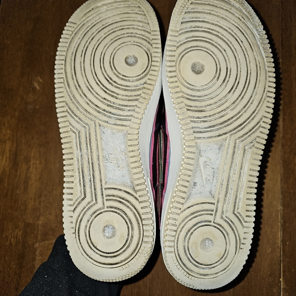 Nike Shoes - Picture 11 of 11